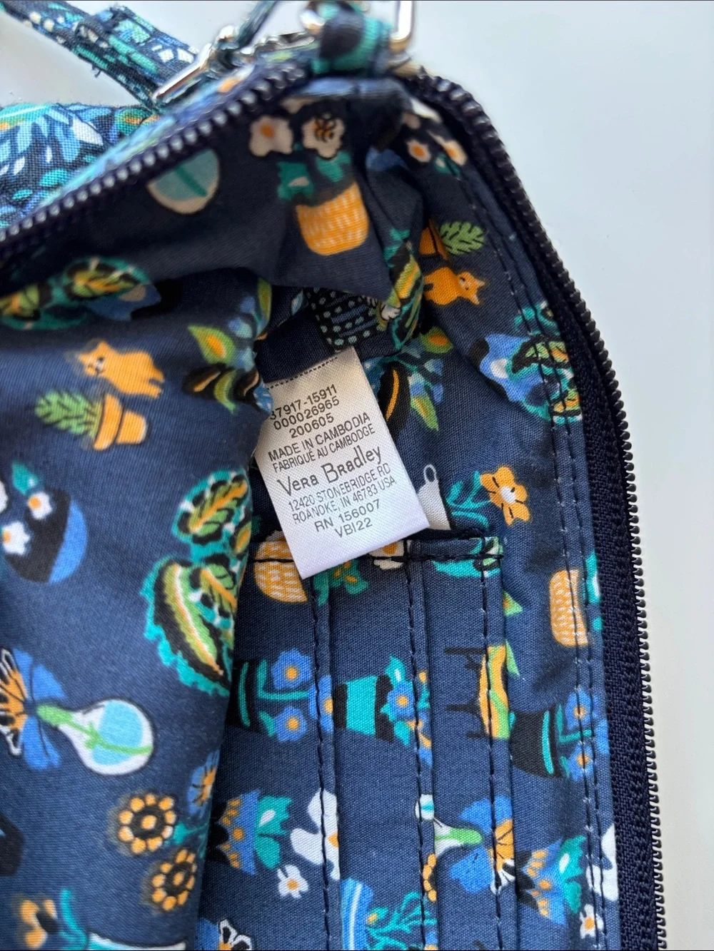 Vera Bradley RFID Convertible Wristlet in Dreamer Paisley